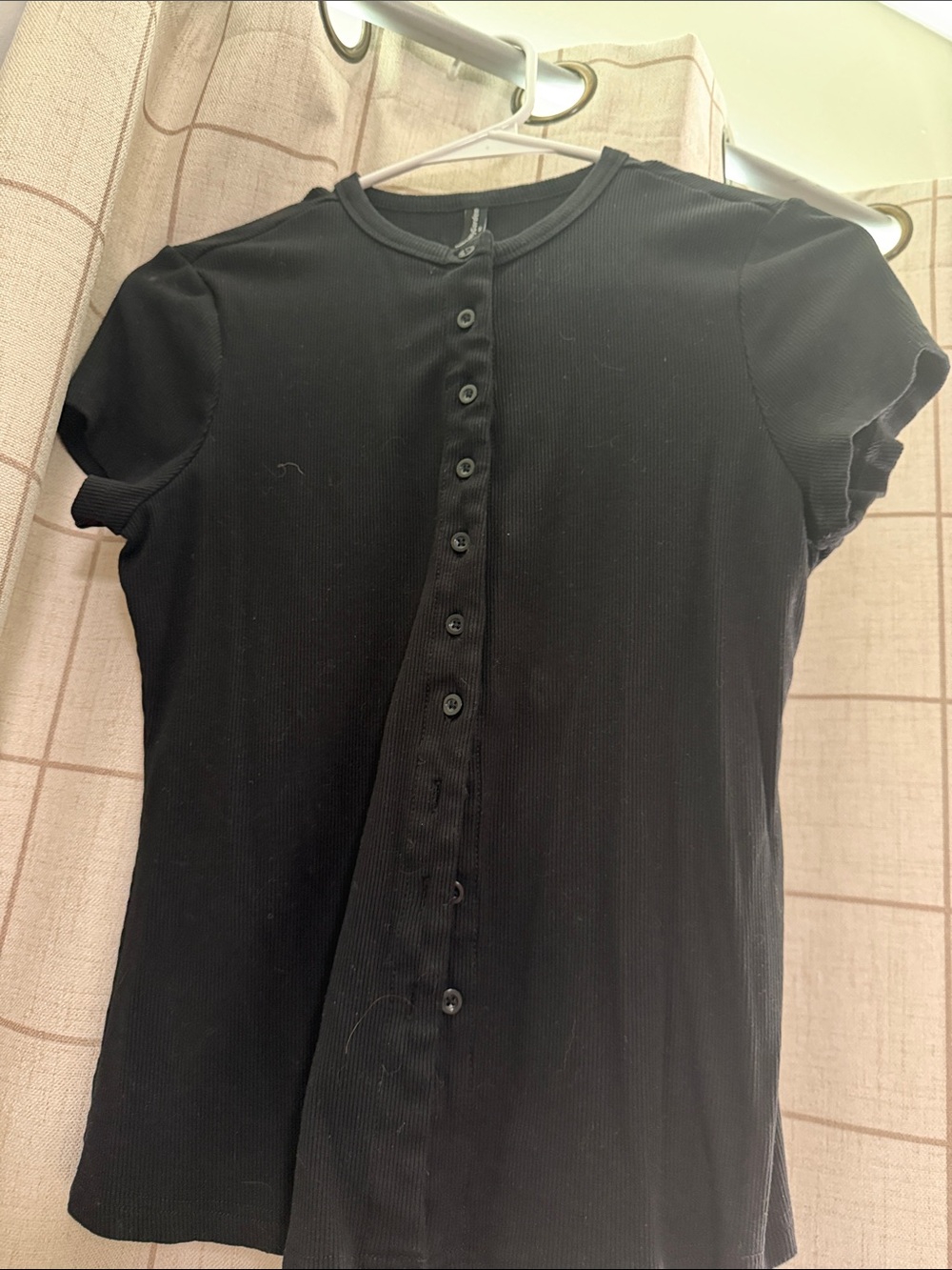 Button down ribbed black top
